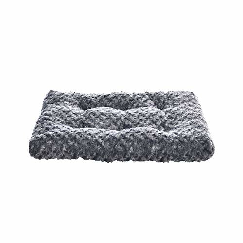 Amazon Basics Machine Washable Plush Pet Bed